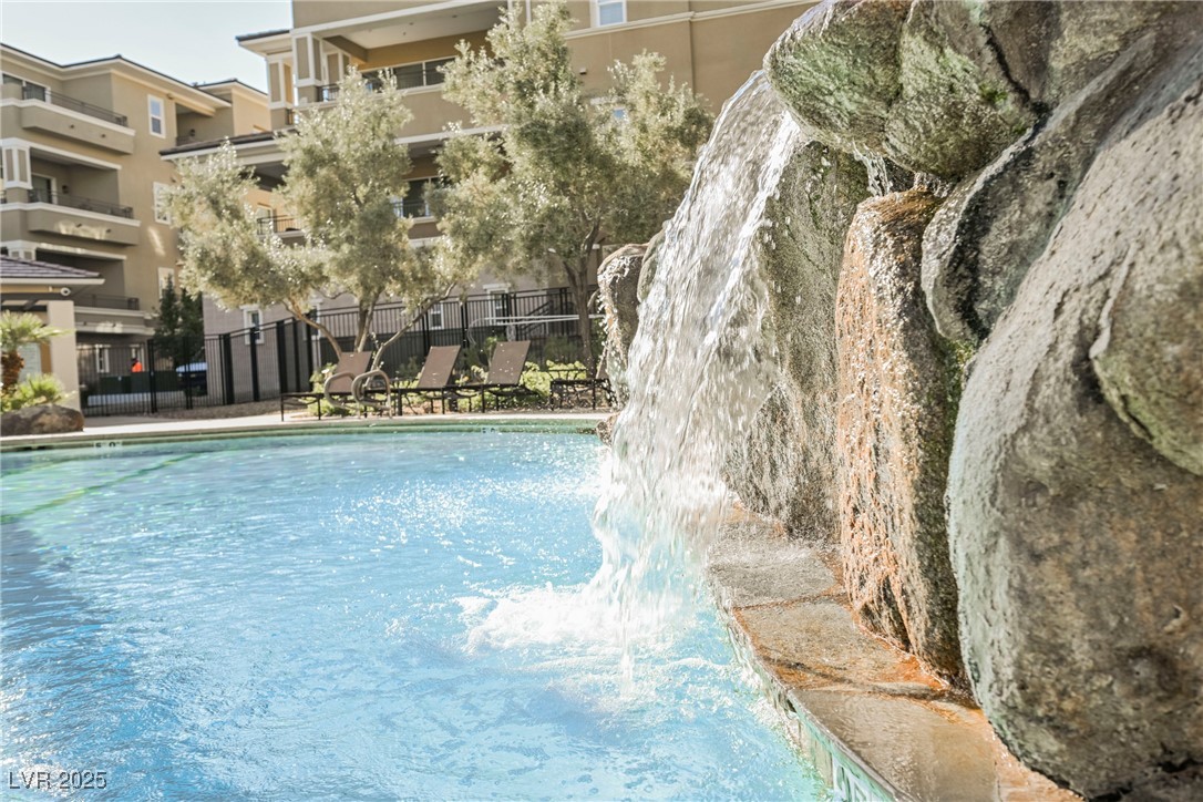 9220 Tesoras Drive 401