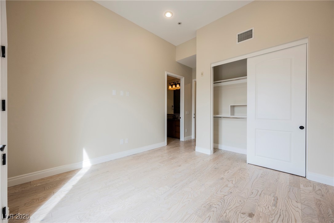 9220 Tesoras Drive 401