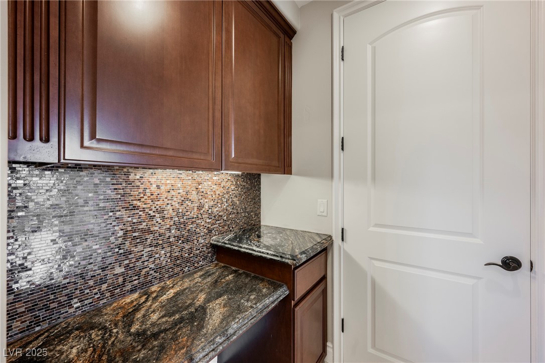 9220 Tesoras Drive 401