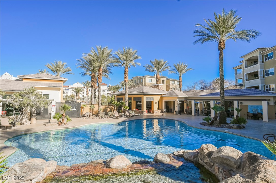 9220 Tesoras Drive 401