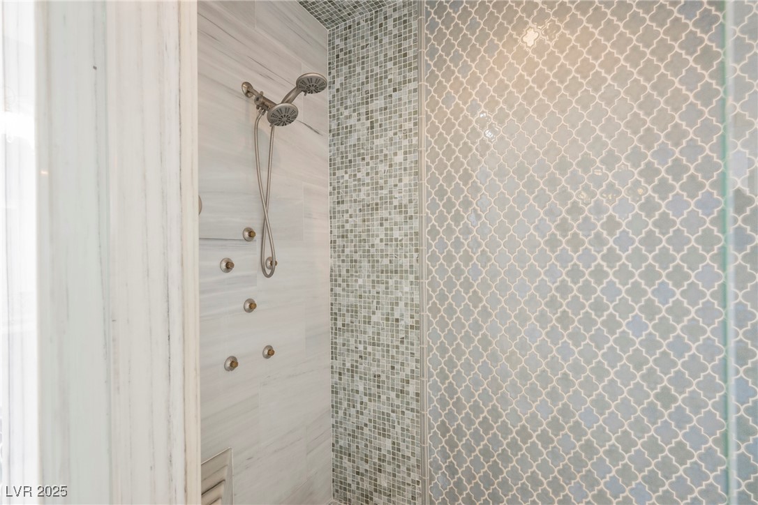 9220 Tesoras Drive 401