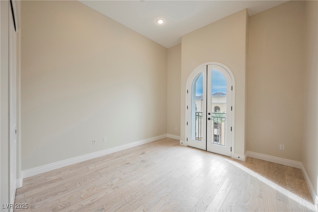 9220 Tesoras Drive 401