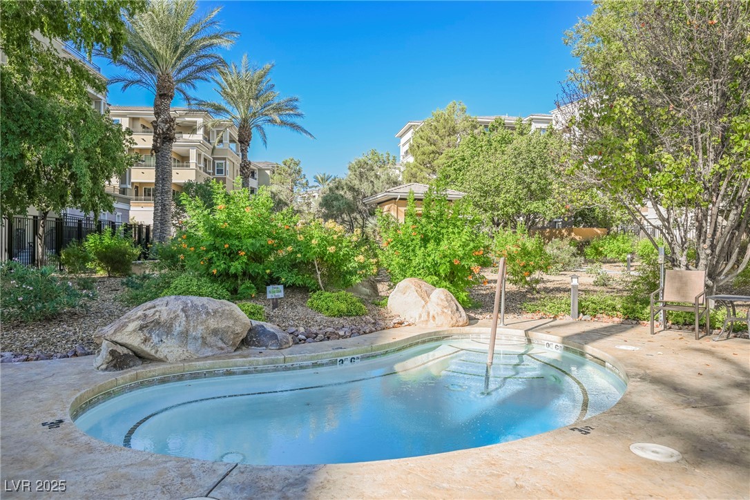 9220 Tesoras Drive 401