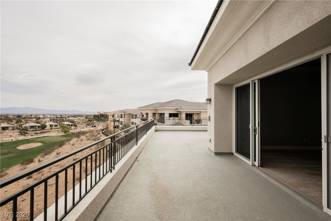 9220 Tesoras Drive 401