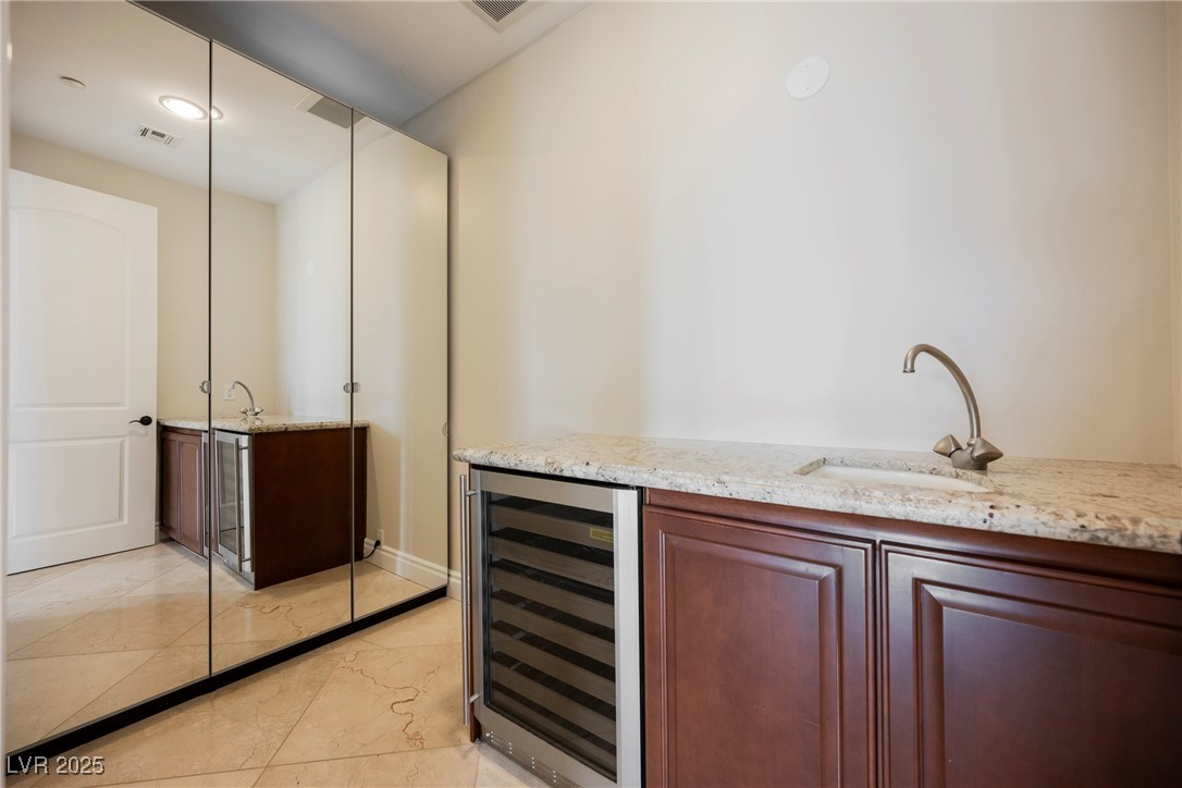 9220 Tesoras Drive 401