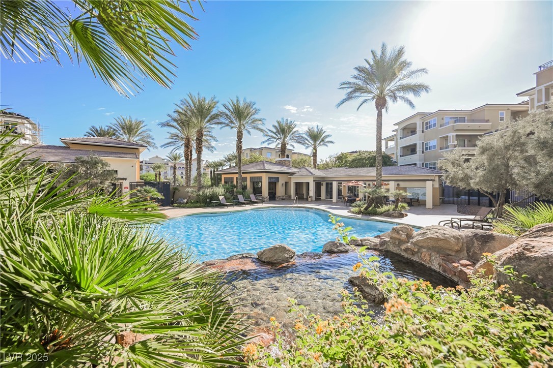 9220 Tesoras Drive 401