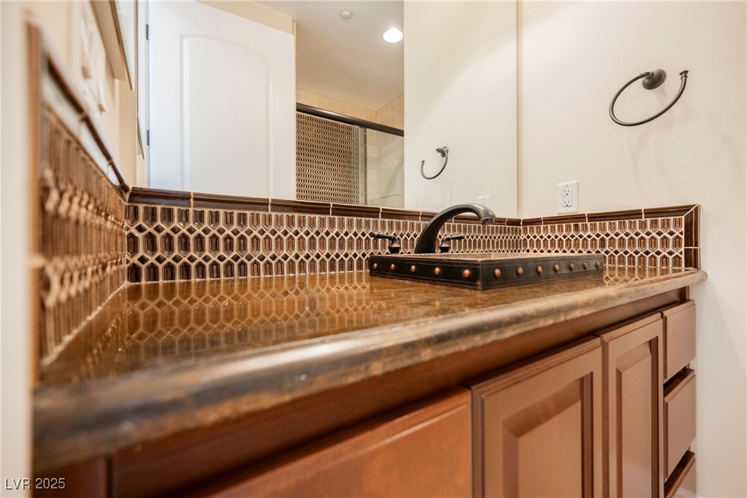 9220 Tesoras Drive 401