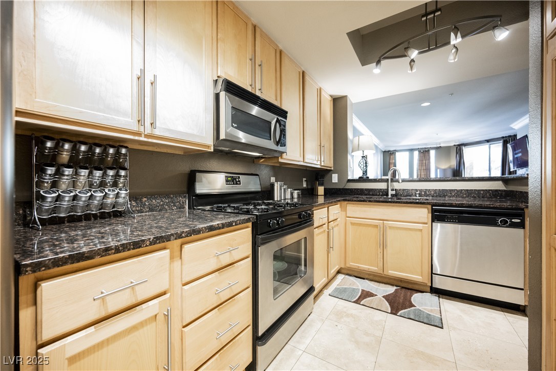 230 East Flamingo Road 212