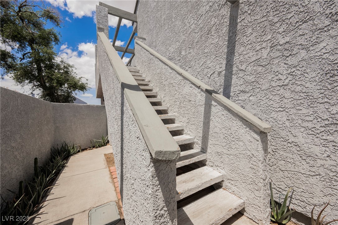 5516 Orchard Lane 0