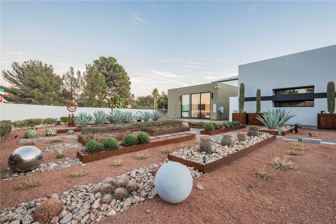 7815 West La Madre Way