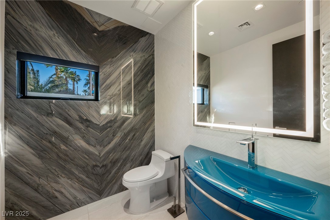 7815 West La Madre Way