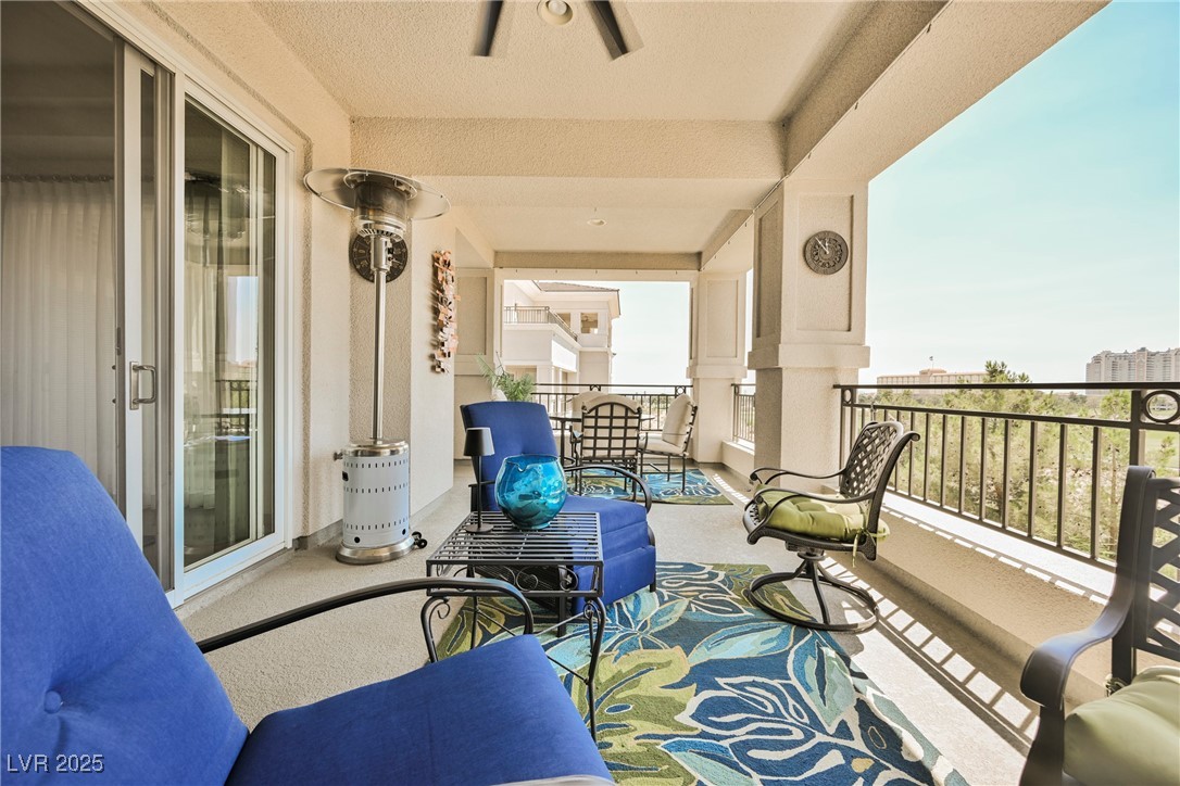 9213 Las Manaitas Avenue 301