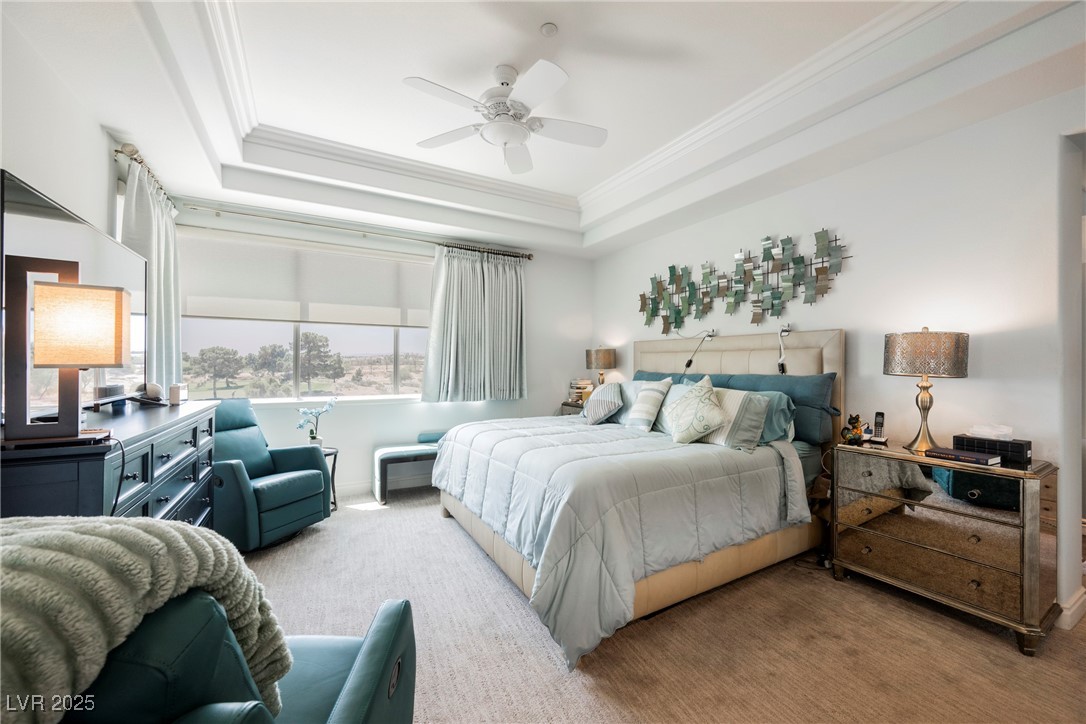 9213 Las Manaitas Avenue 301