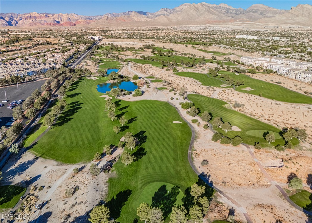 9213 Las Manaitas Avenue 301