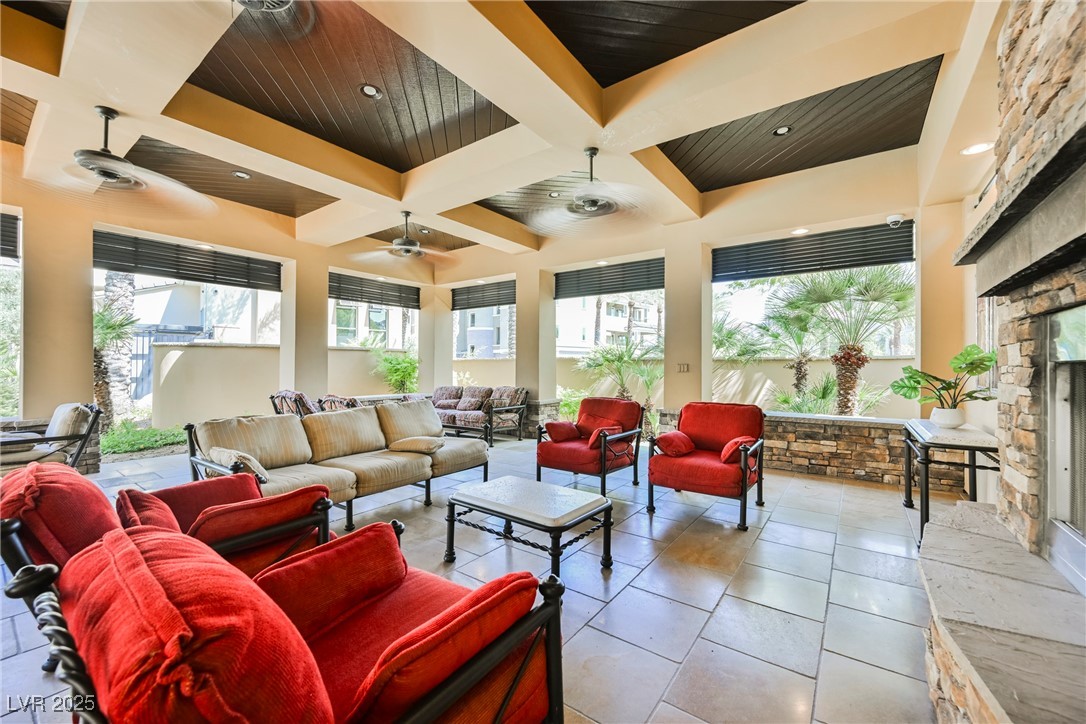 9213 Las Manaitas Avenue 301