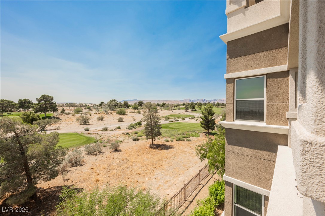 9213 Las Manaitas Avenue 301