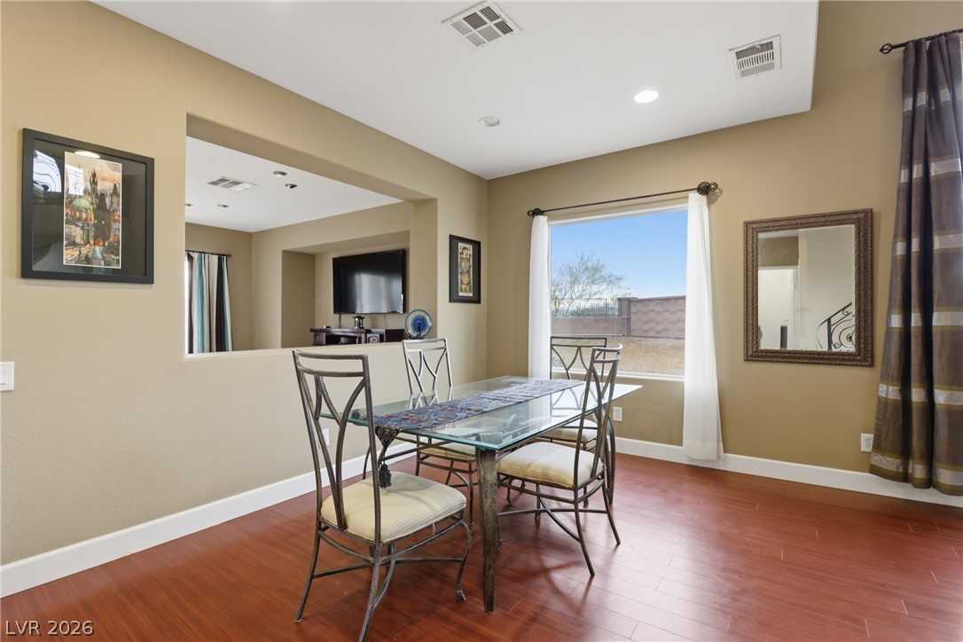 2943 Ainslie Lake Avenue