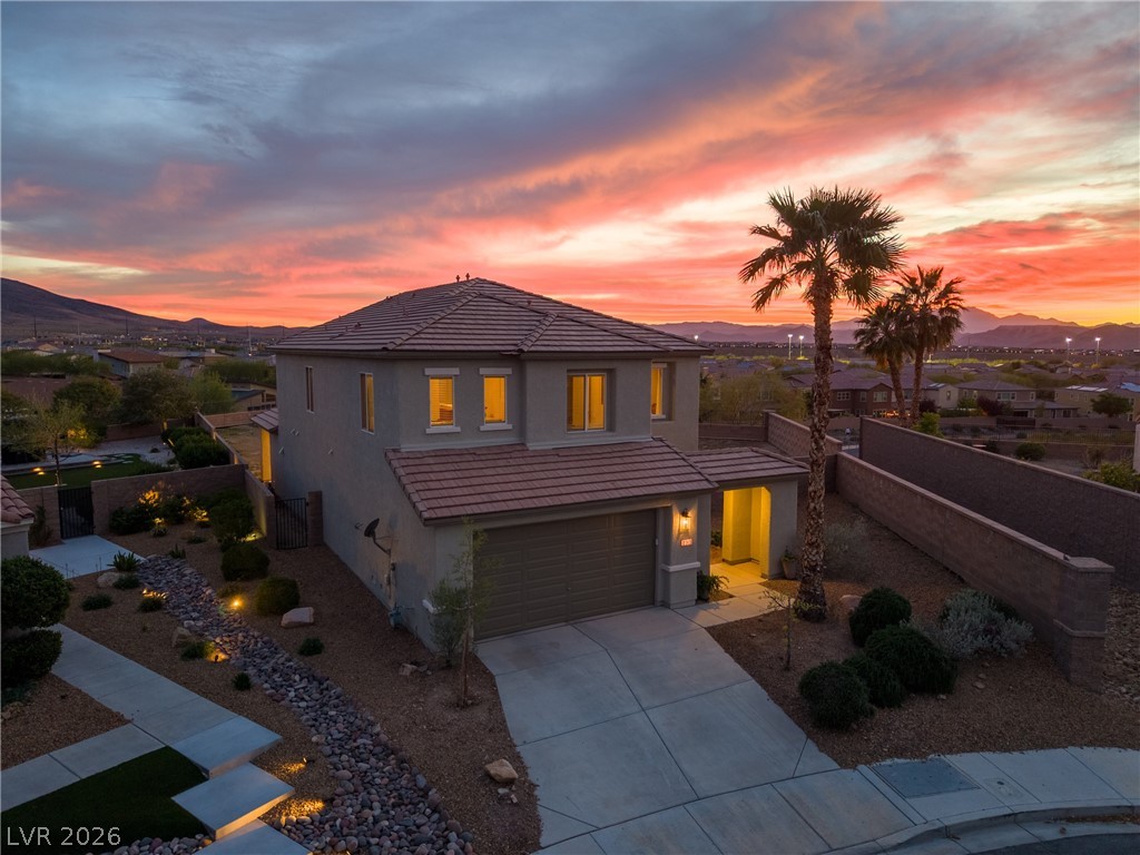 2943 Ainslie Lake Avenue