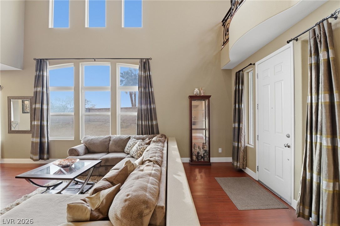 2943 Ainslie Lake Avenue