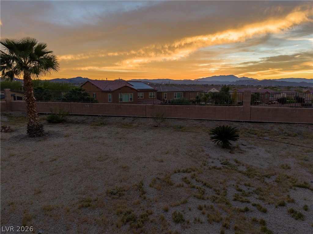 2943 Ainslie Lake Avenue