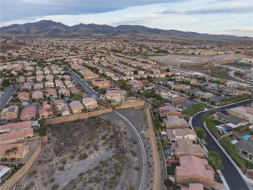 2943 Ainslie Lake Avenue