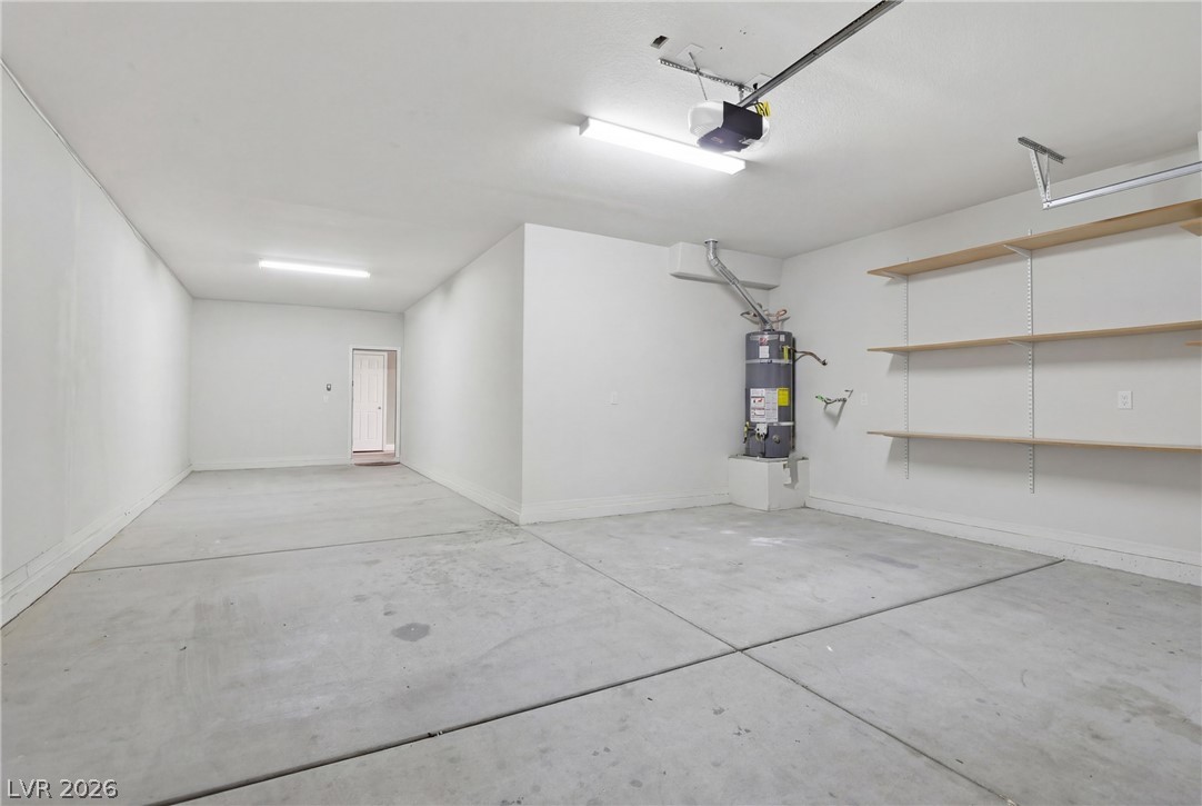 2943 Ainslie Lake Avenue