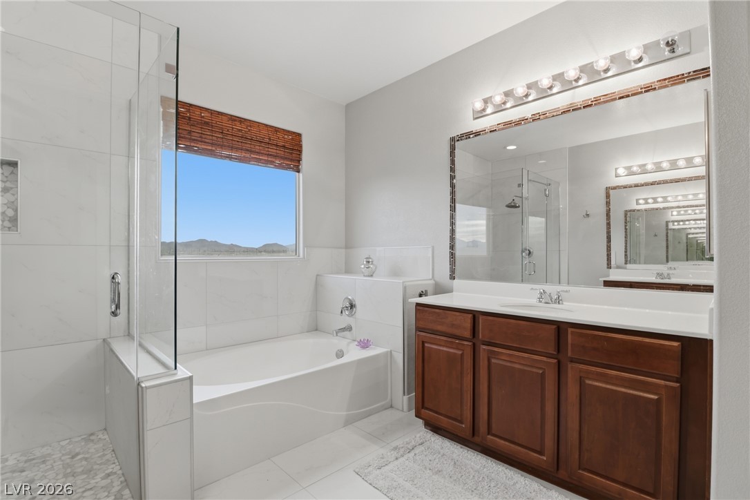 2943 Ainslie Lake Avenue