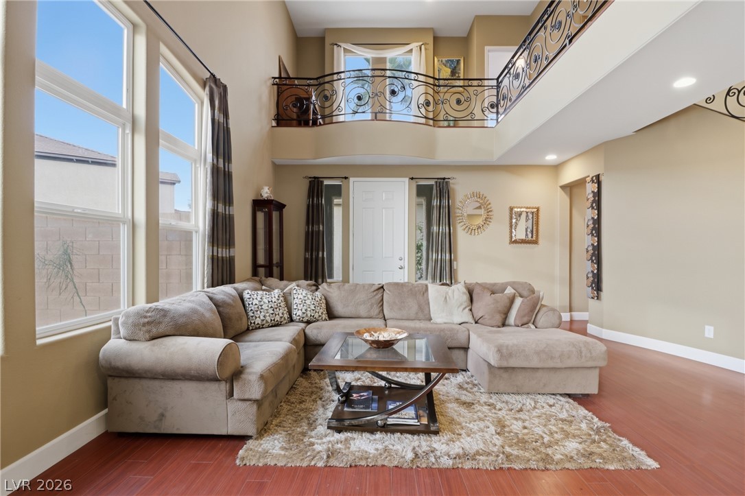 2943 Ainslie Lake Avenue