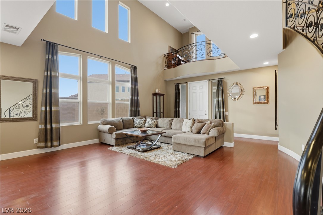 2943 Ainslie Lake Avenue