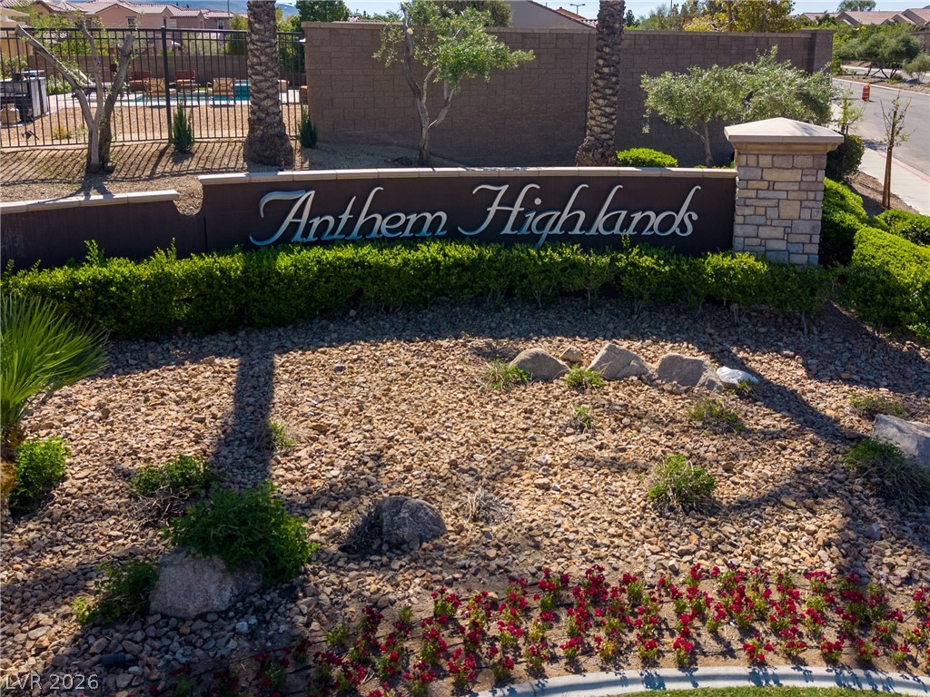 2943 Ainslie Lake Avenue