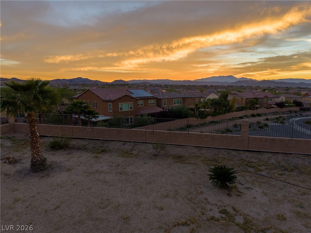 2943 Ainslie Lake Avenue