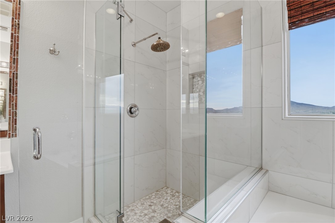 2943 Ainslie Lake Avenue