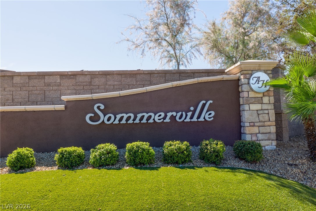 2943 Ainslie Lake Avenue