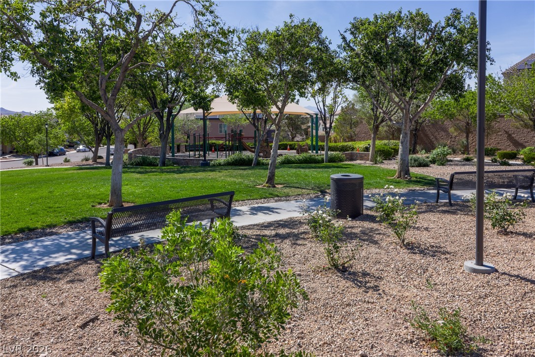 2943 Ainslie Lake Avenue