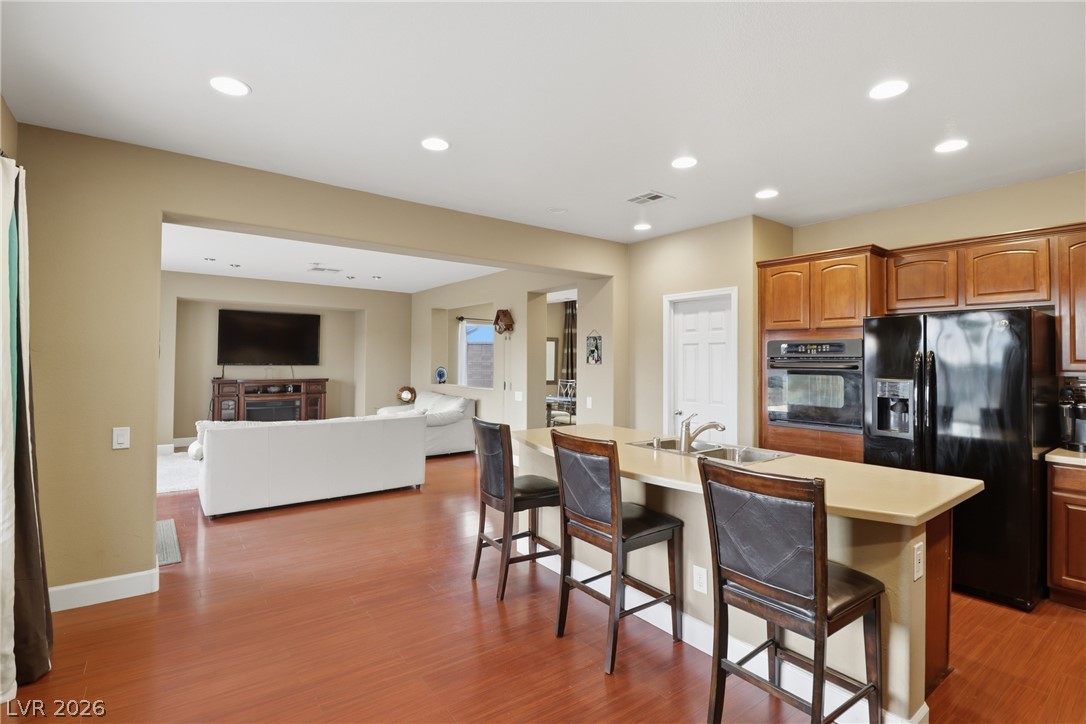 2943 Ainslie Lake Avenue