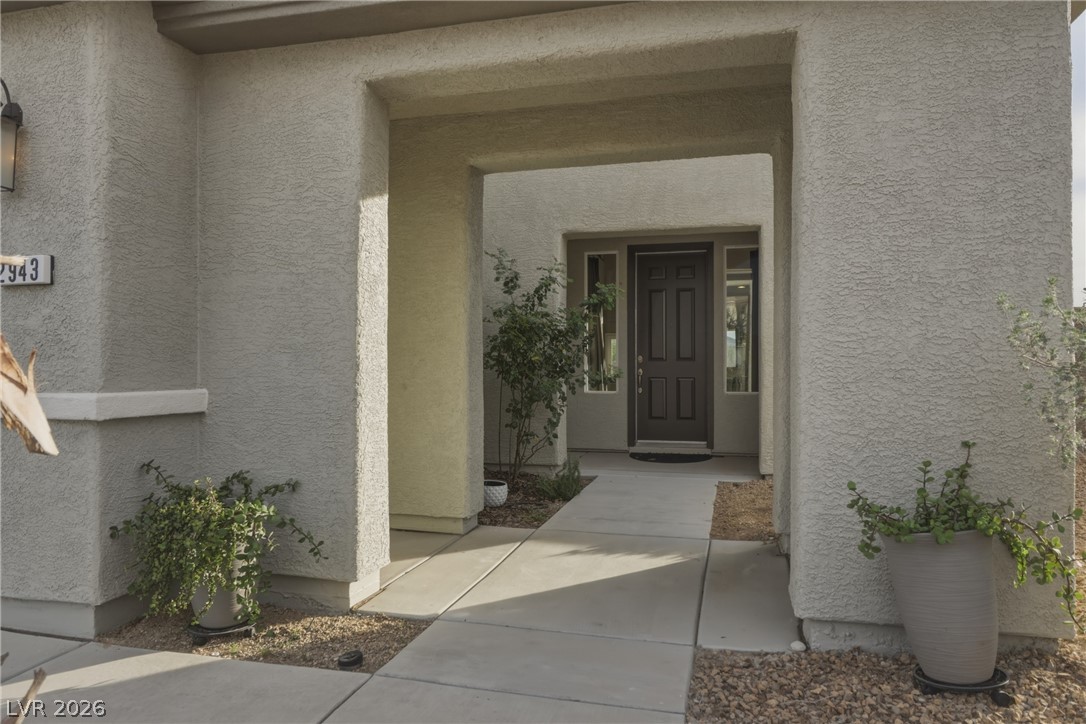 2943 Ainslie Lake Avenue