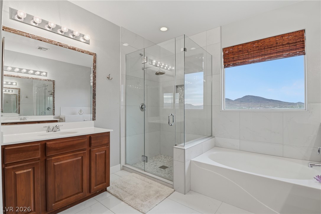 2943 Ainslie Lake Avenue