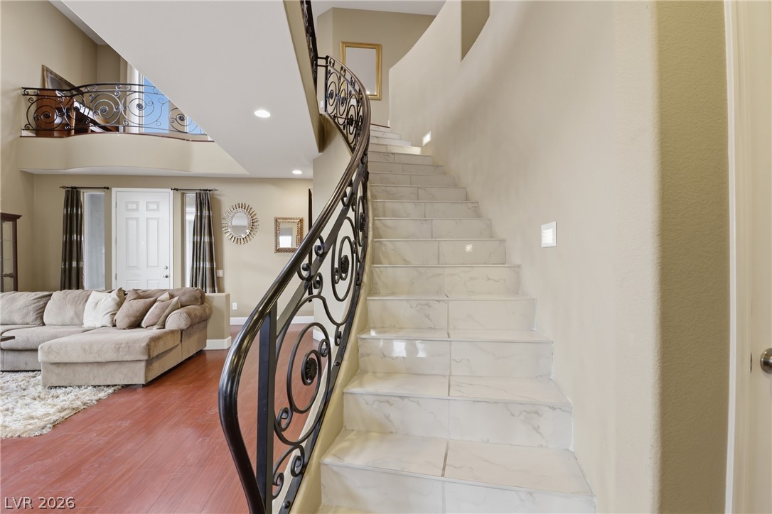 2943 Ainslie Lake Avenue