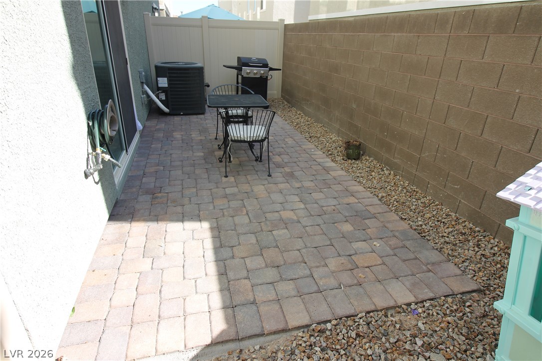6852 Prairie Pearl Street
