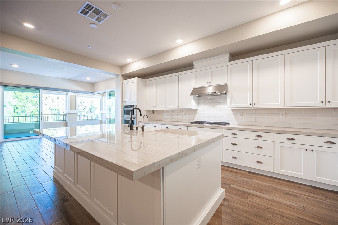 9200 South Las Manaitas Avenue 202