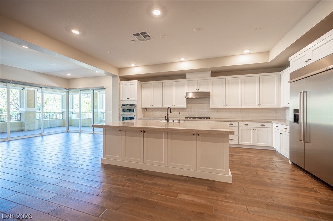 9200 South Las Manaitas Avenue 202