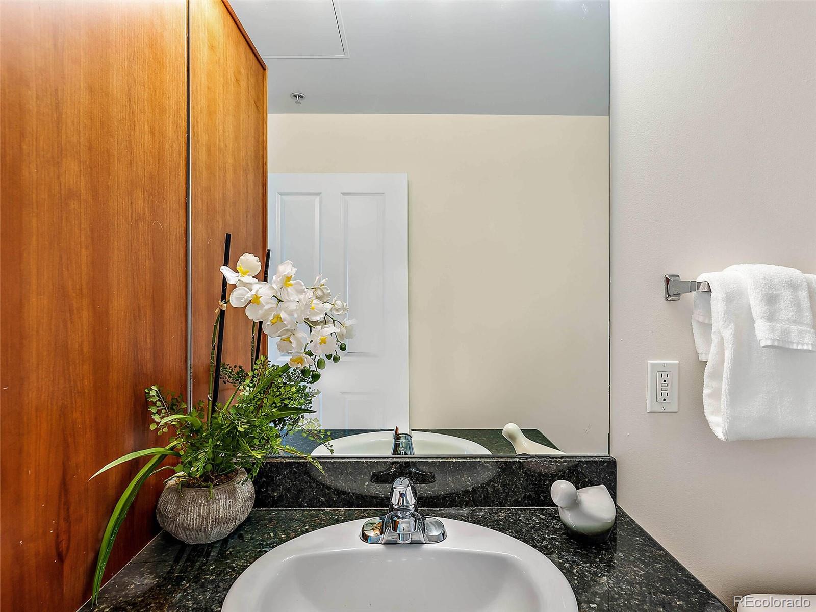 1950 N Logan Street Unit: 1010