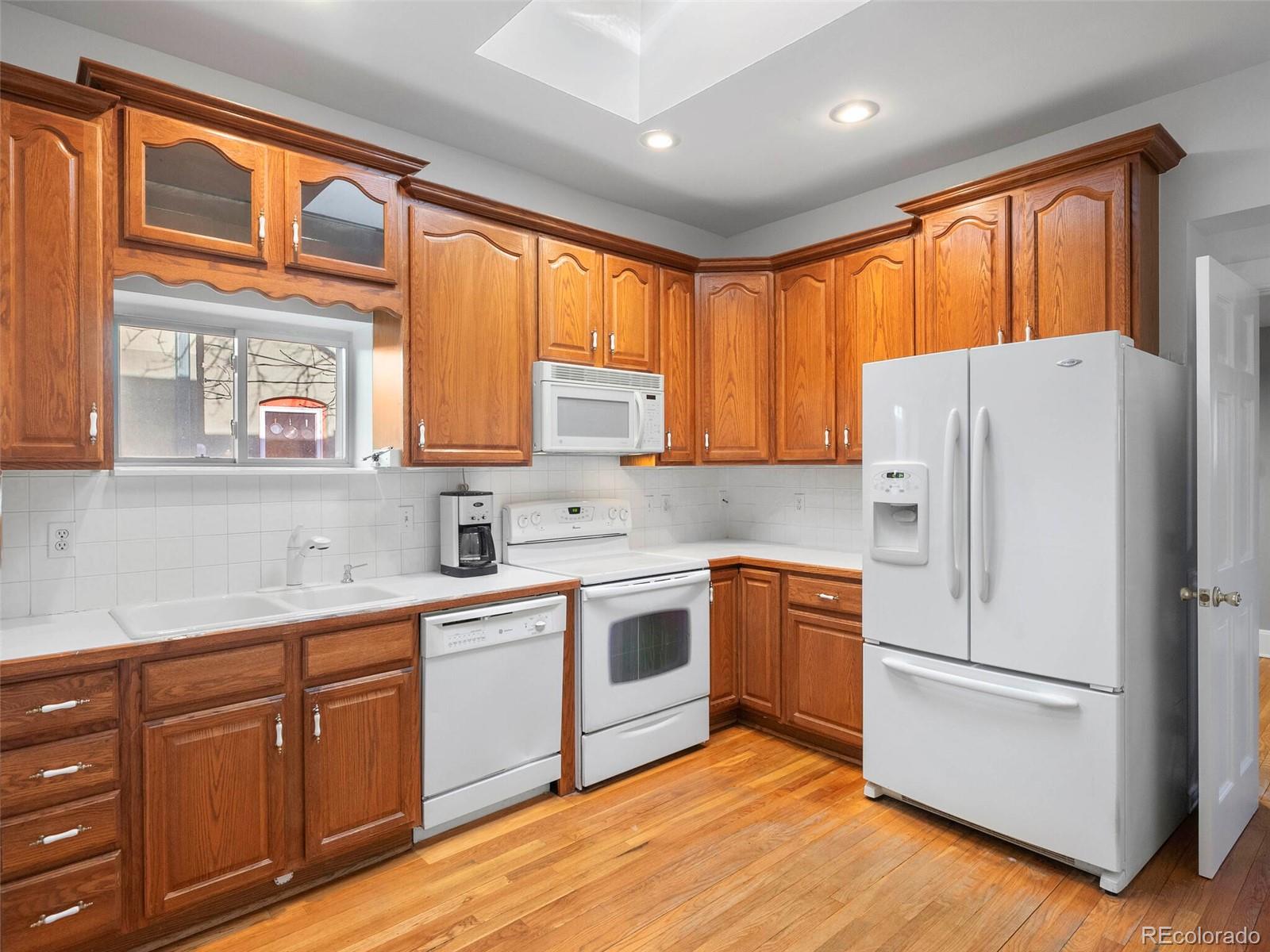337-341 W Irvington Place