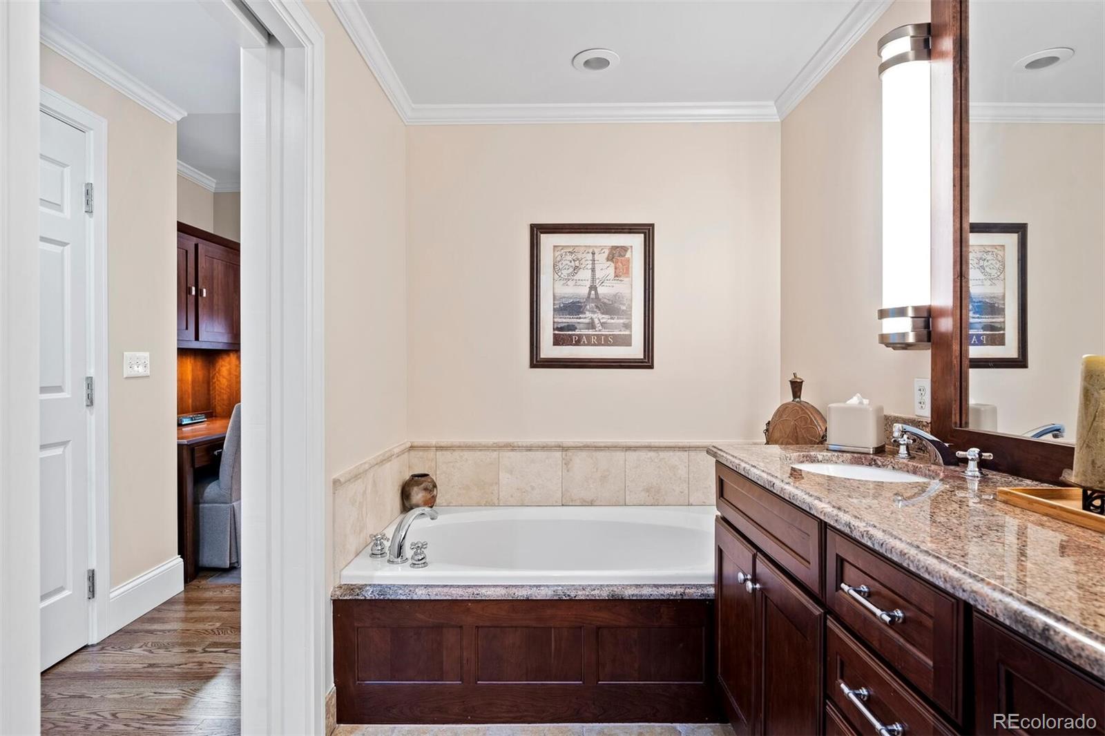 1560 Blake Street Unit: 710