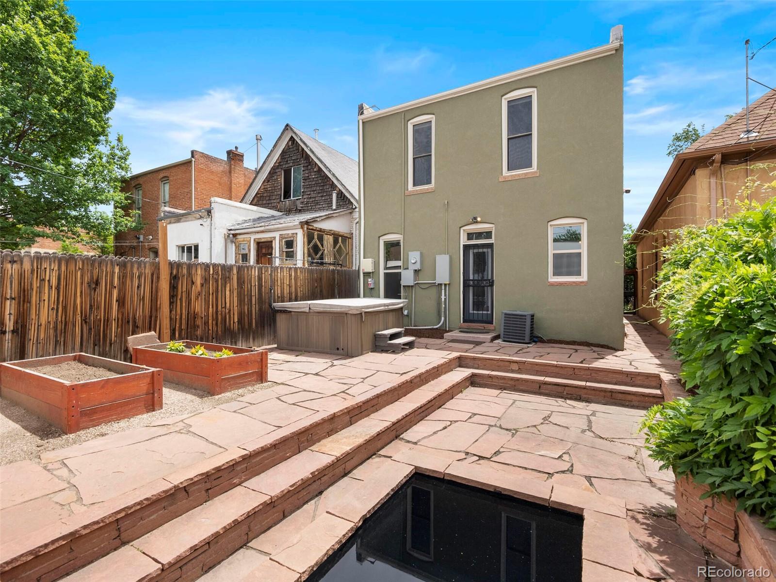 2435 Tremont Place