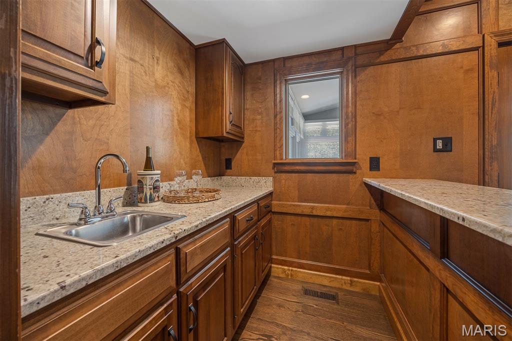 1 Delvin Court