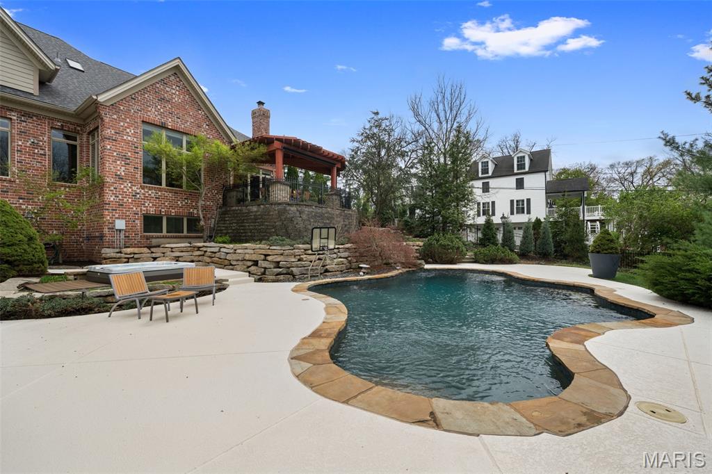511 S Warson Road