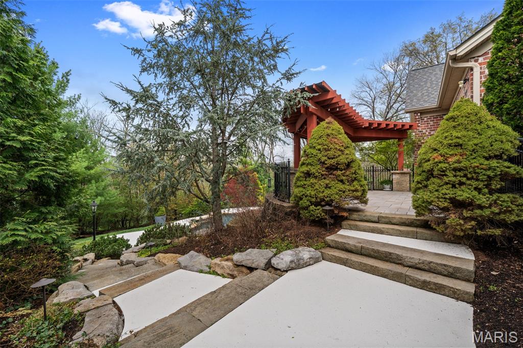 511 S Warson Road