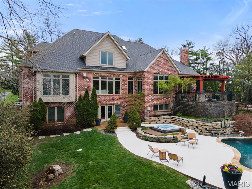 511 S Warson Road