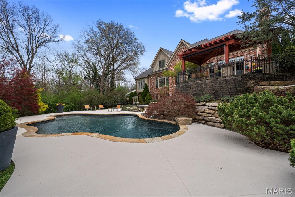 511 S Warson Road